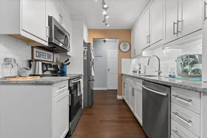 103 2567 VICTORIA STREET - photo 1 of 15