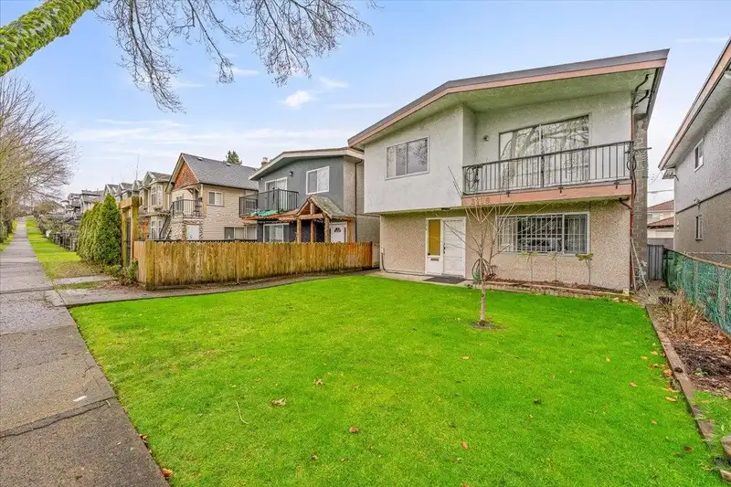 3279 PARKER STREET - photo 2 of 39