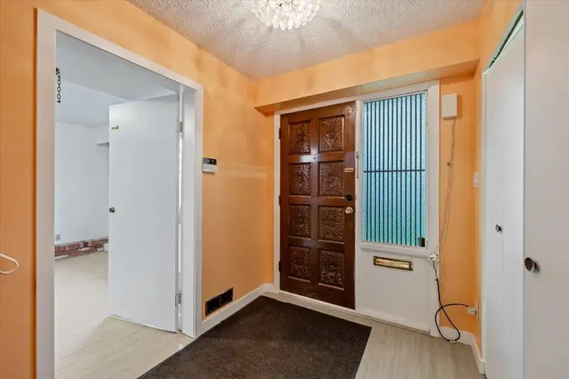 3279 PARKER STREET - photo 4 of 39