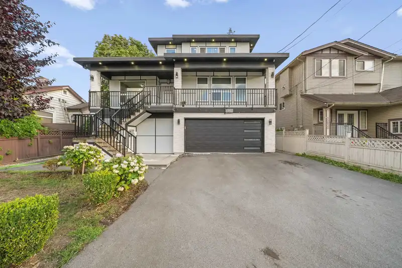 12822 114A AVENUE - photo 2 of 37