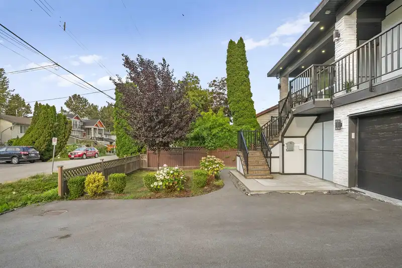 12822 114A AVENUE - photo 3 of 37