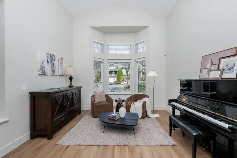 109 CRANBERRY COURT - photo 3 of 40