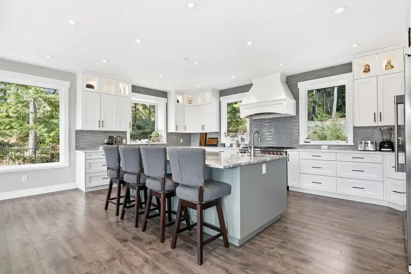 9960 LINDSAY TERRACE - photo 4 of 40