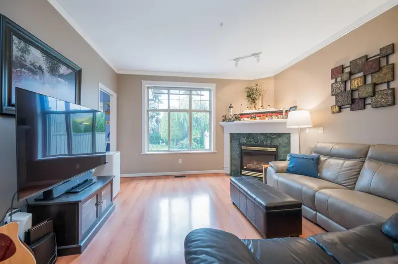 128 20820 87 AVENUE - photo 4 of 36