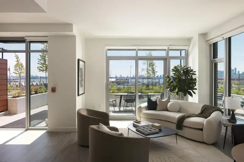 TH112 755 HARBOURSIDE DRIVE - photo 2 of 39