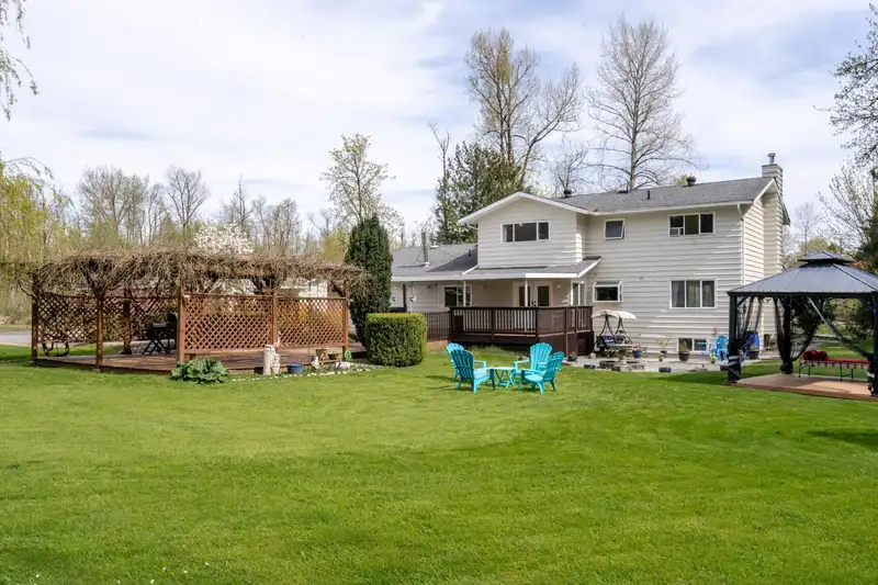 6165 NATHAN PLACE - photo 4 of 40