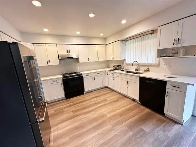11515 COMMONWEALTH CRESCENT - photo 4 of 12