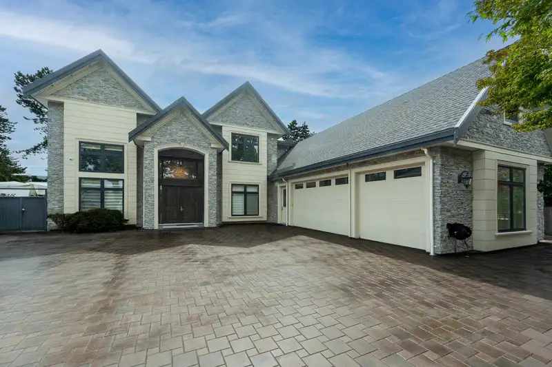 10500 CAITHCART ROAD - photo 2 of 37