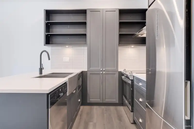 B505 20487 65 AVENUE - photo 3 of 31