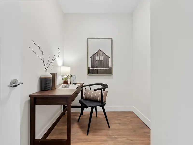 612 258 NELSON'S COURT - photo 4 of 40