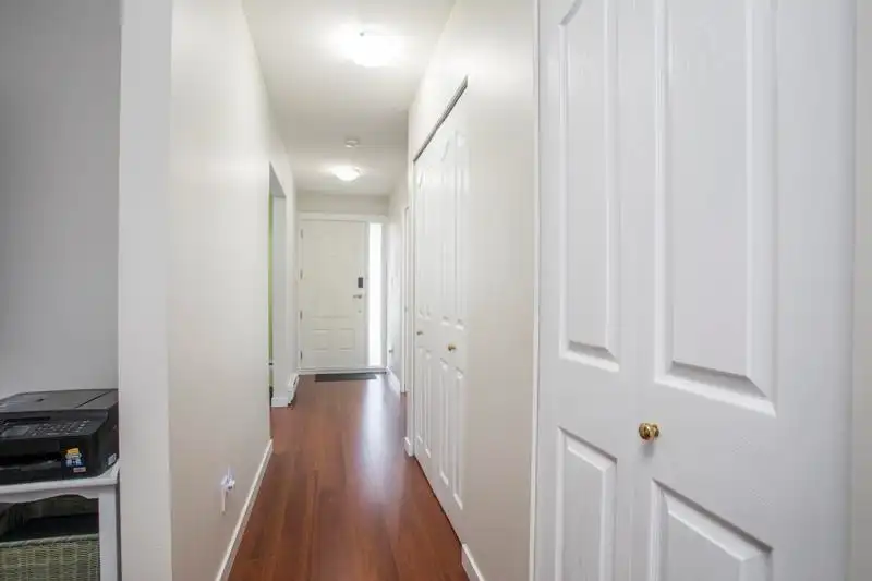 3 3051 SPRINGFIELD DRIVE - photo 2 of 29