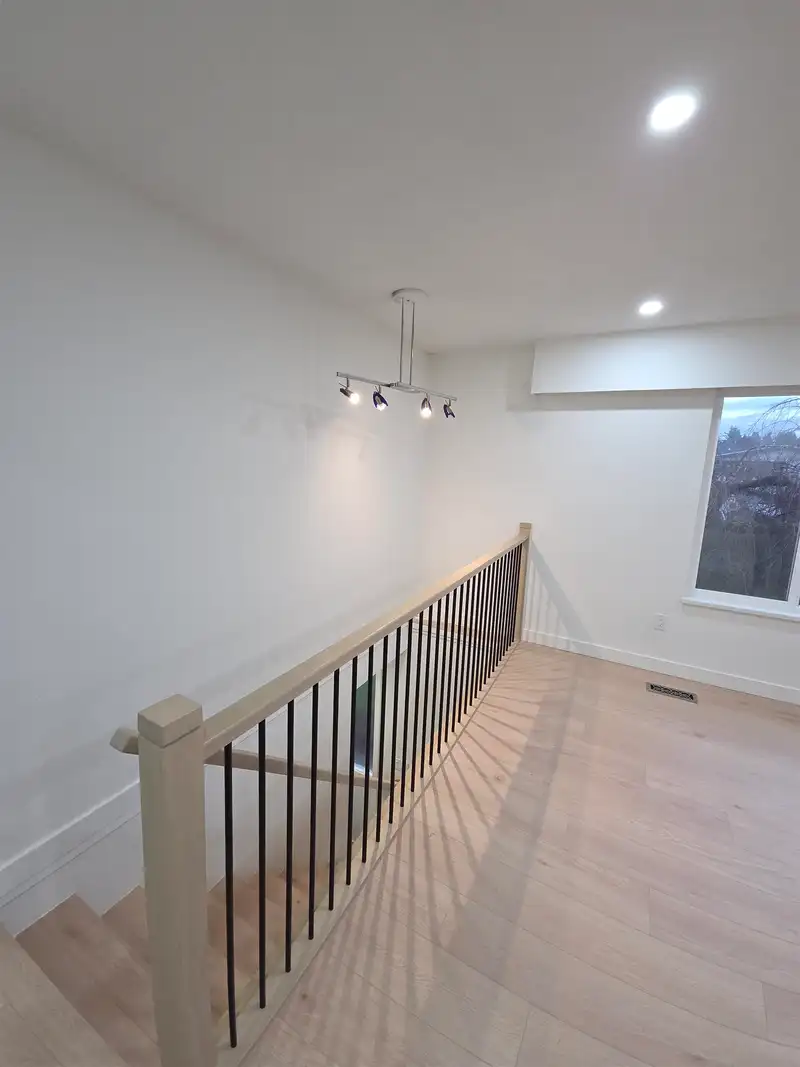 18138 59A AVENUE - photo 3 of 21
