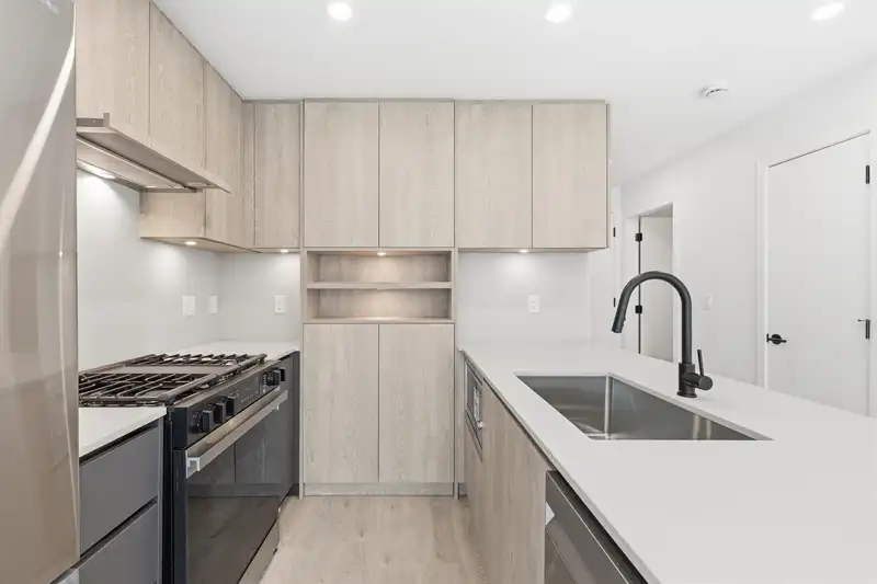 505 19577 65B AVENUE - photo 2 of 19