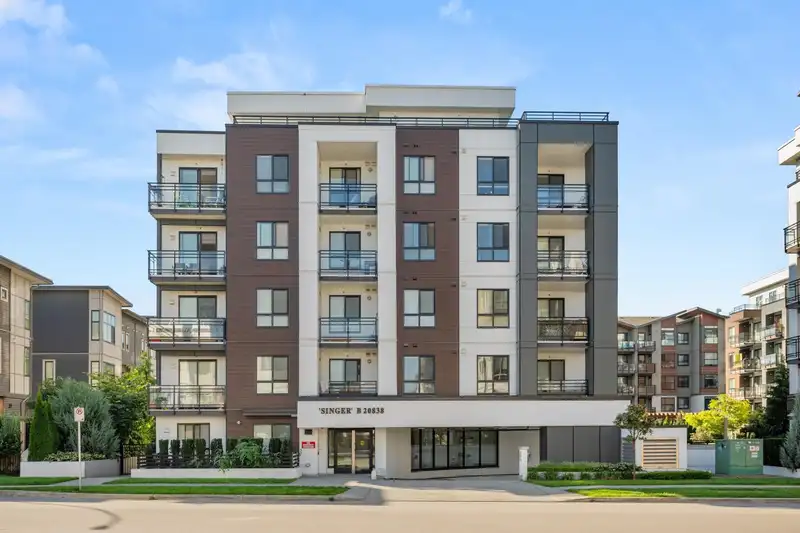 B512 20838 78B AVENUE - photo 1 of 40