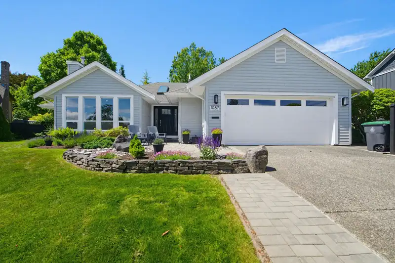1087 161 STREET - photo 2 of 37