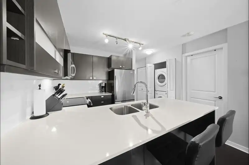 305 21009 56 AVENUE - photo 3 of 22