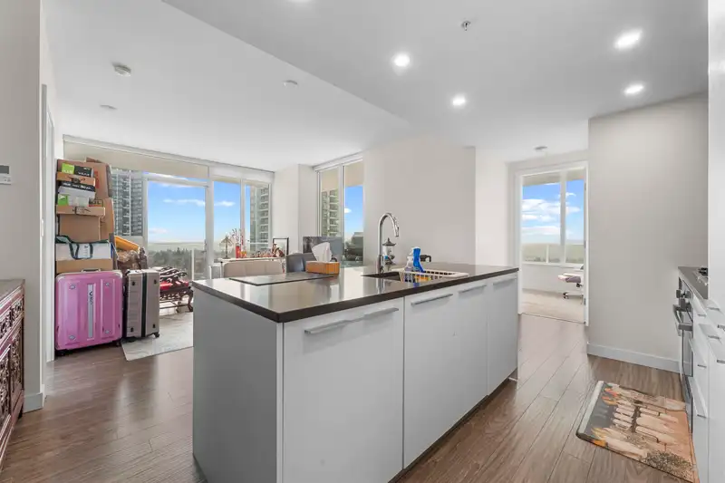 1805 6288 CASSIE AVENUE - photo 4 of 32
