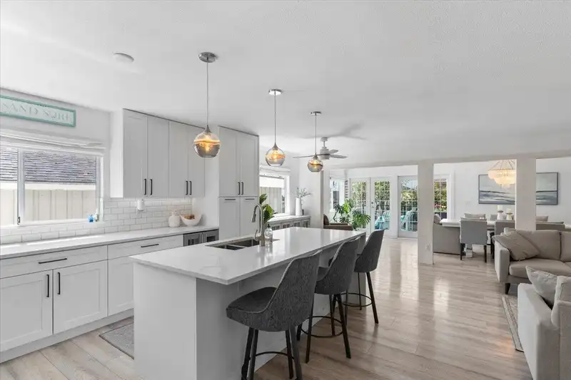 965 KEIL STREET - photo 4 of 37
