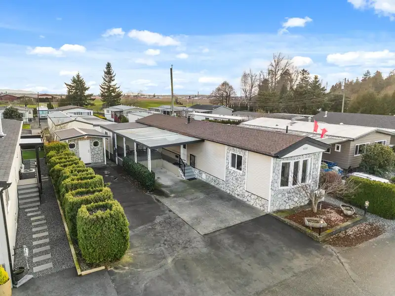 139 27111 0 AVENUE - photo 1 of 39