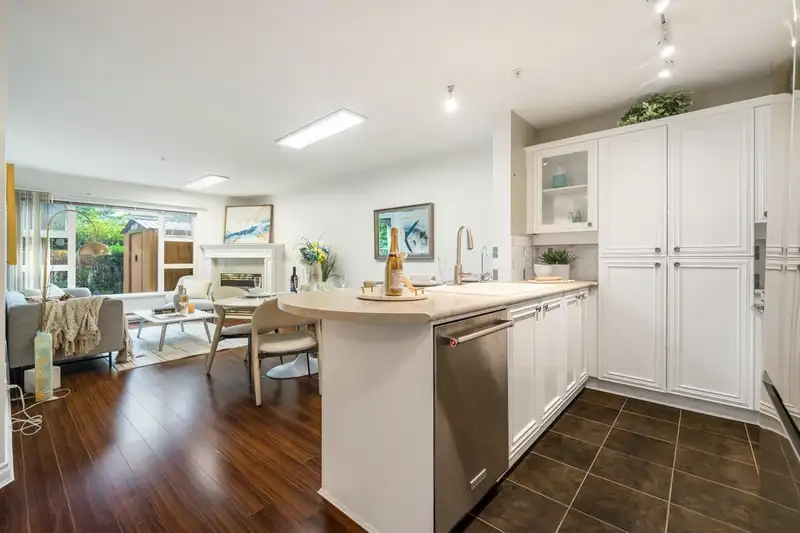105 988 W 54TH AVENUE - photo 3 of 26