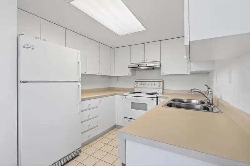 704 10082 148 STREET - photo 3 of 36
