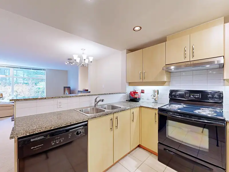 101 9298 UNIVERSITY CRESCENT - photo 3 of 14