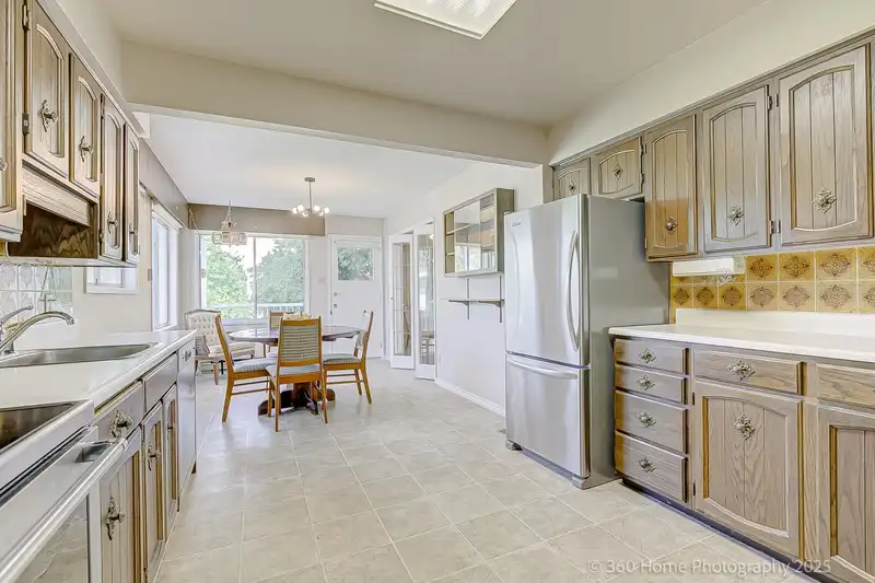 11515 97A AVENUE - photo 2 of 14