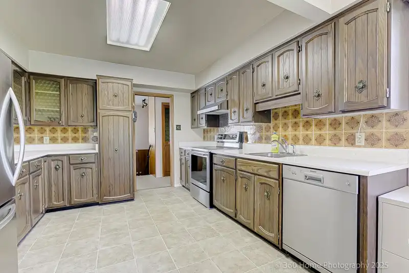 11515 97A AVENUE - photo 3 of 14