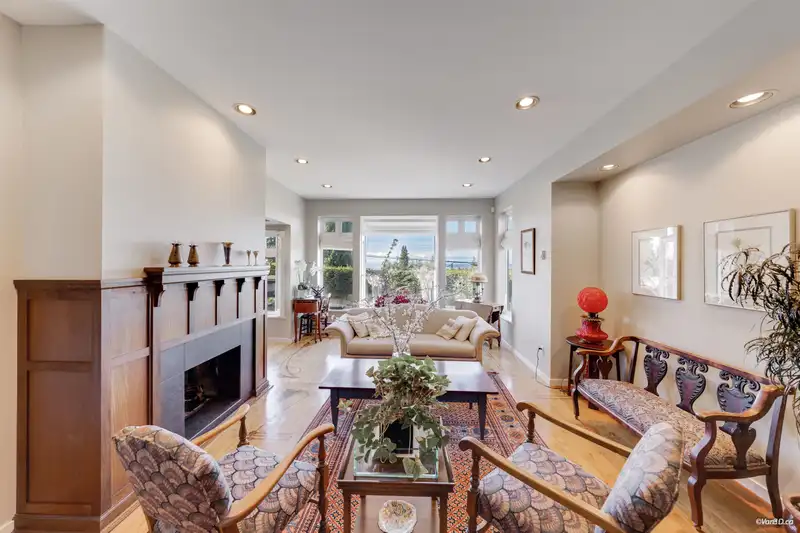 670 MONTROYAL BOULEVARD - photo 3 of 40