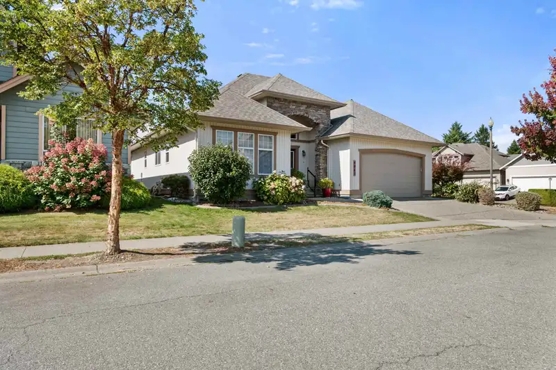 6843 SHEFFIELD WAY - photo 1 of 40