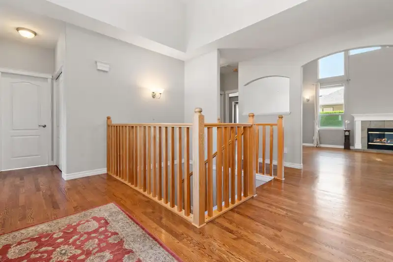 6843 SHEFFIELD WAY - photo 4 of 40