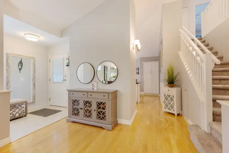 52 17917 68 AVENUE - photo 3 of 39