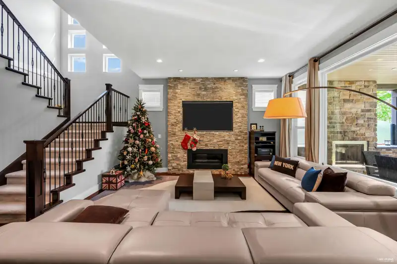 1318 KINGSTON STREET - photo 3 of 37