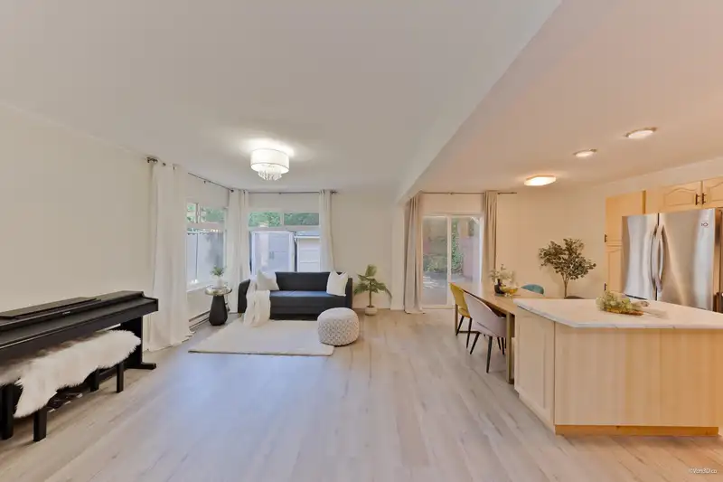 2512 BURIAN DRIVE - photo 4 of 30
