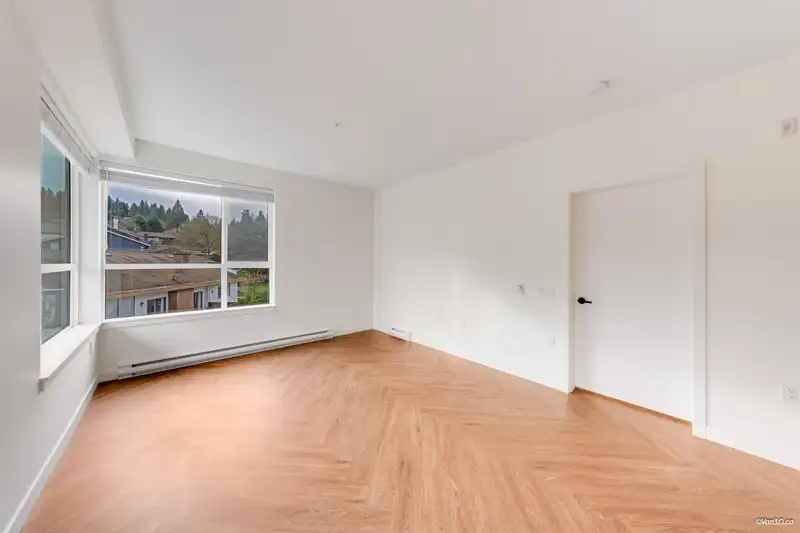 505 3229 ST JOHNS STREET - photo 3 of 37