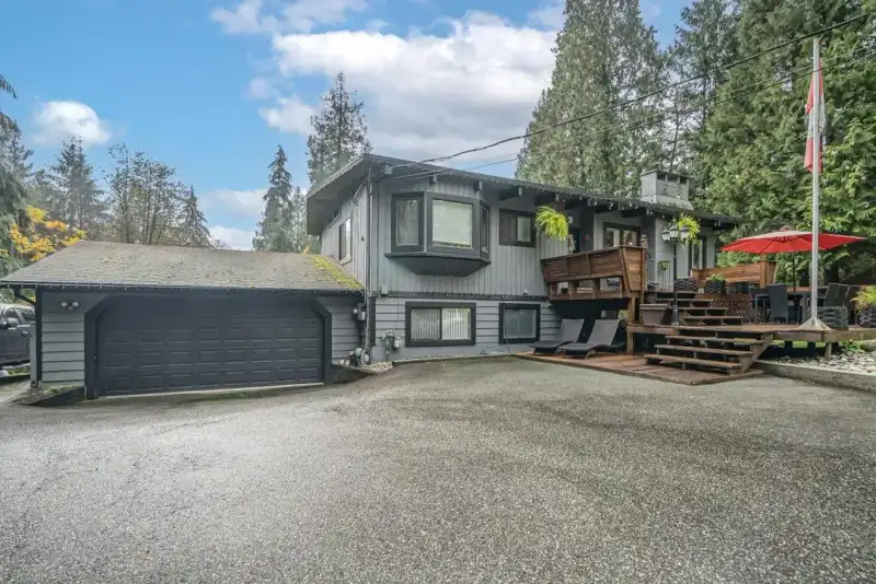 3632 VICTORIA DRIVE - photo 1 of 23