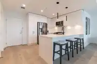604 8353 200A STREET - thumbnail 4
