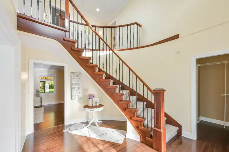 1944 133B STREET - photo 2 of 39