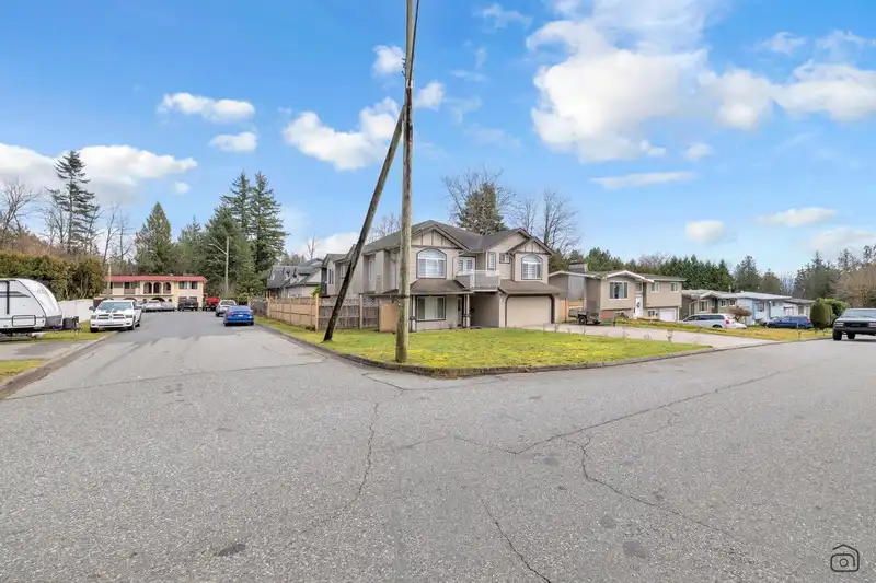 7480 LEE STREET - photo 3 of 26