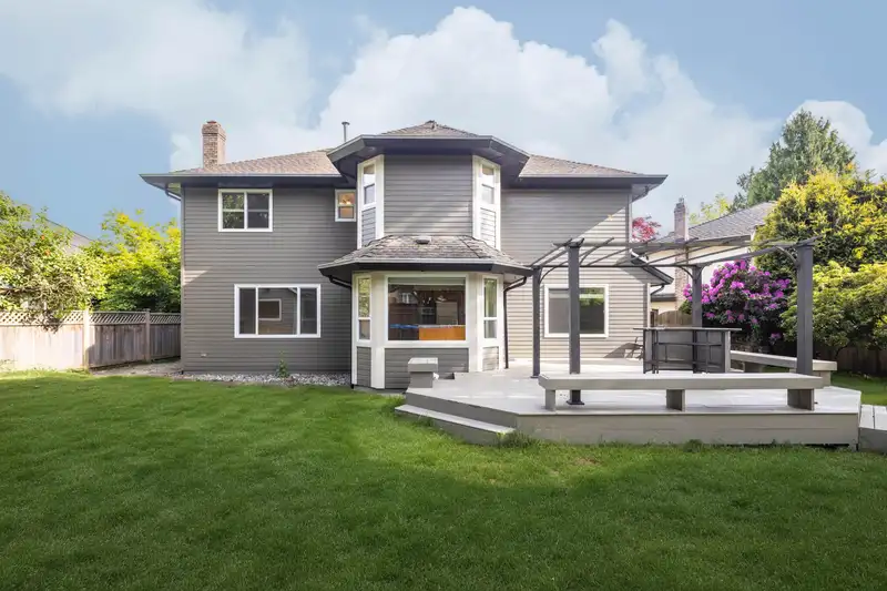 14816 20A AVENUE - photo 3 of 40