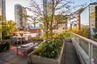 402 480 ROBSON STREET - thumbnail 1