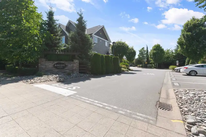1 7891 211 STREET - photo 2 of 40