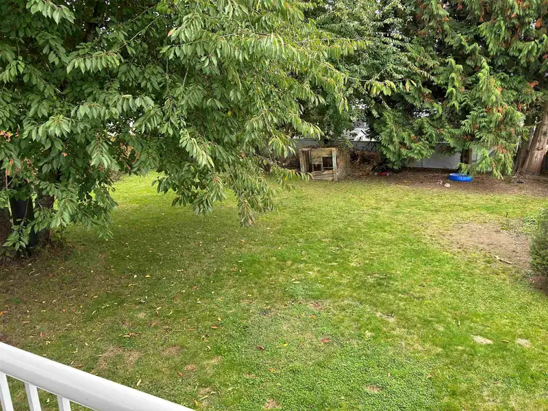13854 89A AVENUE - photo 3 of 4