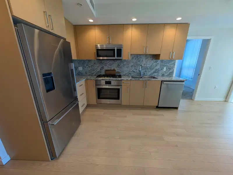411 1708 ONTARIO STREET - photo 4 of 35