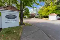 112 1785 MARTIN DRIVE - thumbnail 2