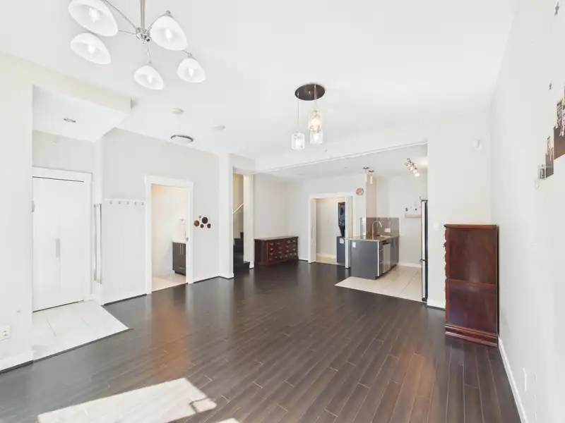 3 6733 BUSWELL STREET - photo 2 of 13