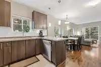 207 3888 NORFOLK STREET - thumbnail 9