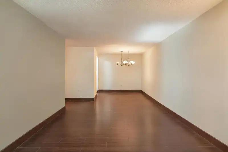 111 7297 MOFFATT ROAD - photo 2 of 16