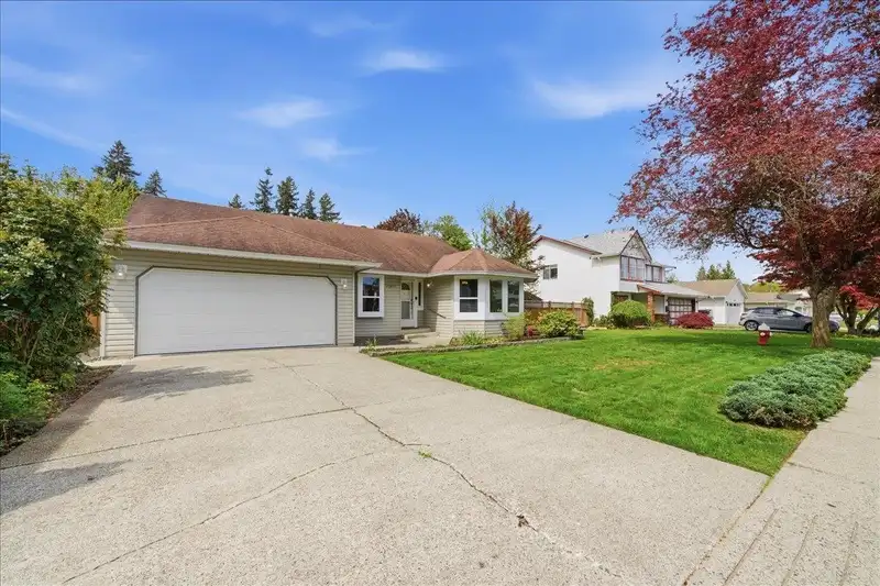 11911 238B STREET - photo 2 of 34