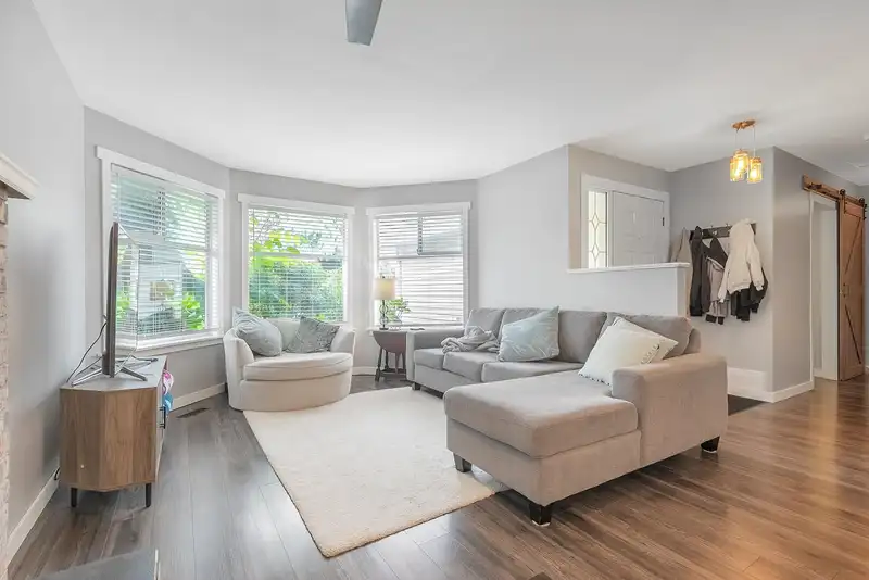 9286 212 STREET - photo 4 of 30